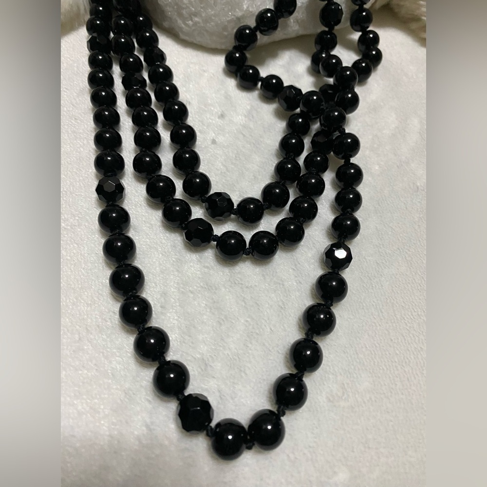 🦋Elegant Black Beaded Necklace🦋
